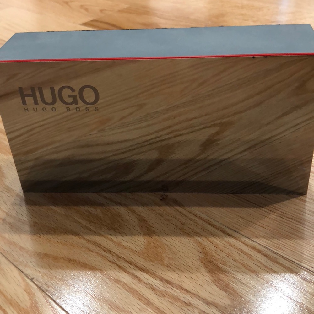 HUGO BOSS DISPLAY PLAQUE 100% authentic